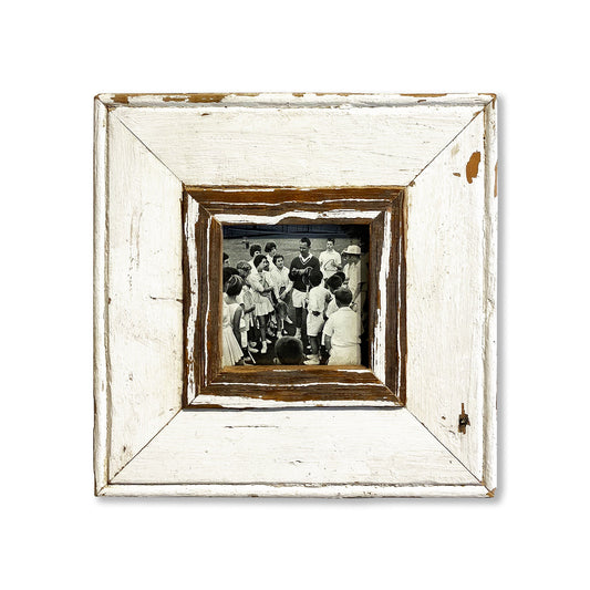 Cornice quadrata di piccole dimensioni per foto polariod. Pezzo unico realizzato in sudafrica