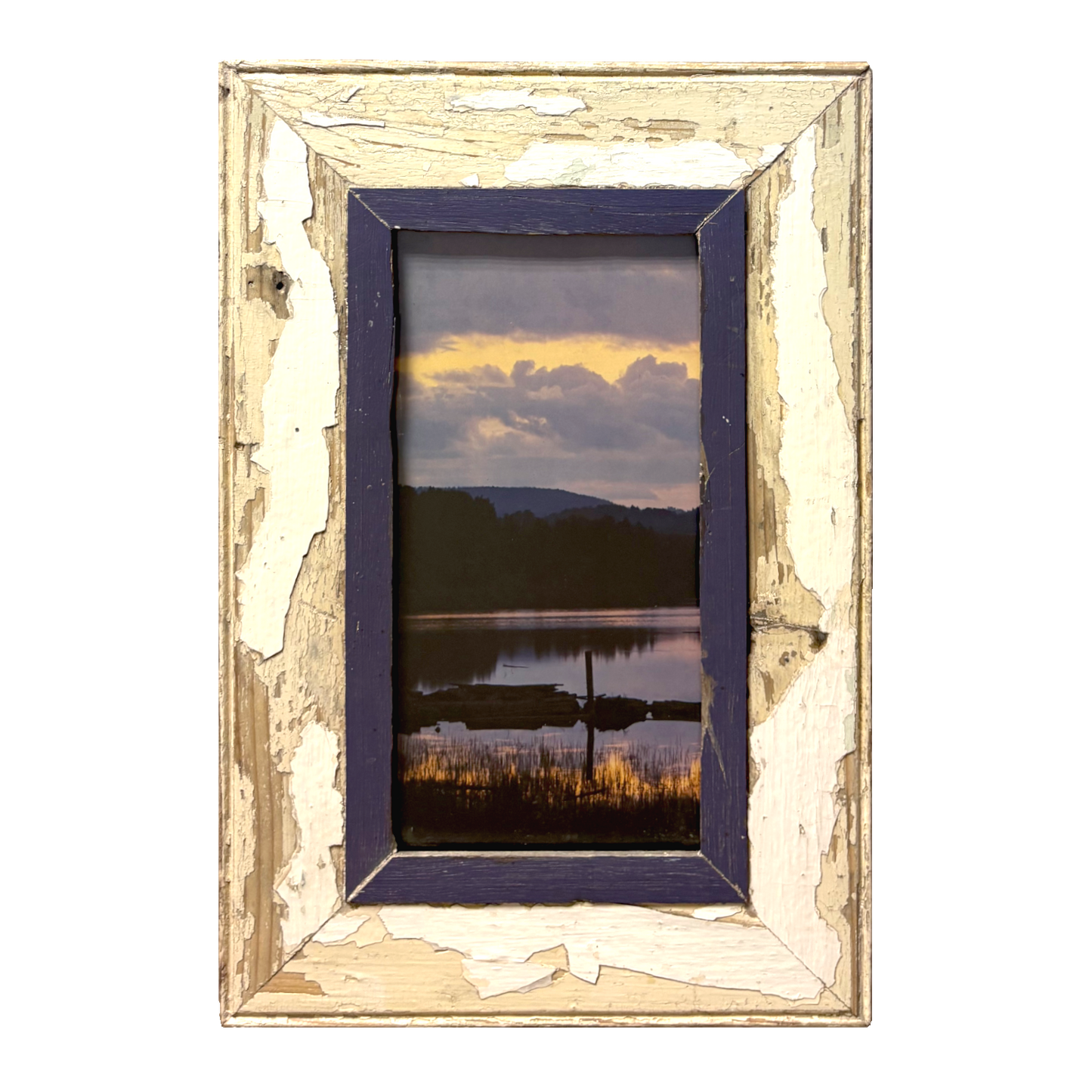 Cornice bianca e viola in legno di recupero 28x43