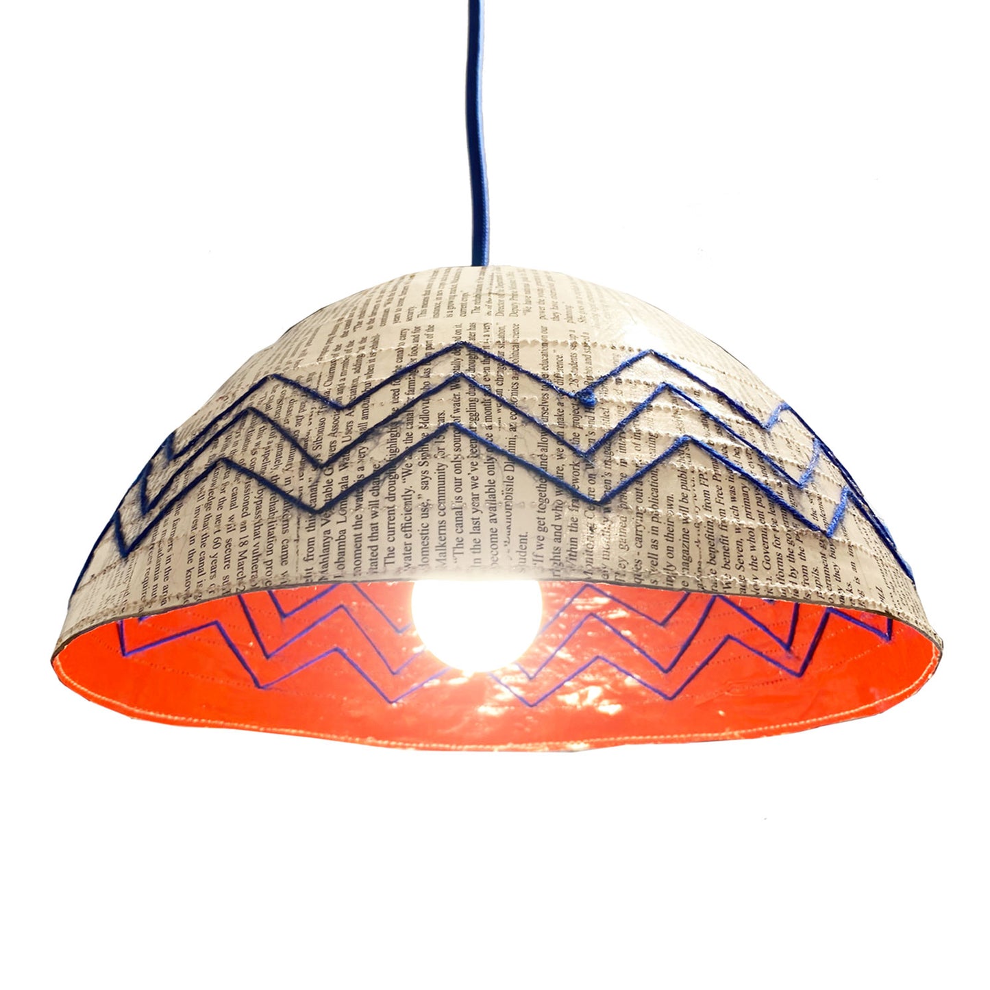 Idea regalo unica lampada sopra al tavolo rosso