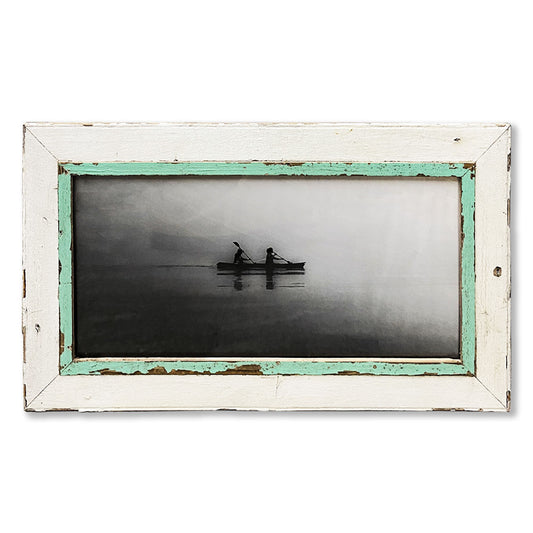 Cornice bianca e azzurra con immagine in orizzontale taglio fotografico. Pezzo unico realizzato a mano