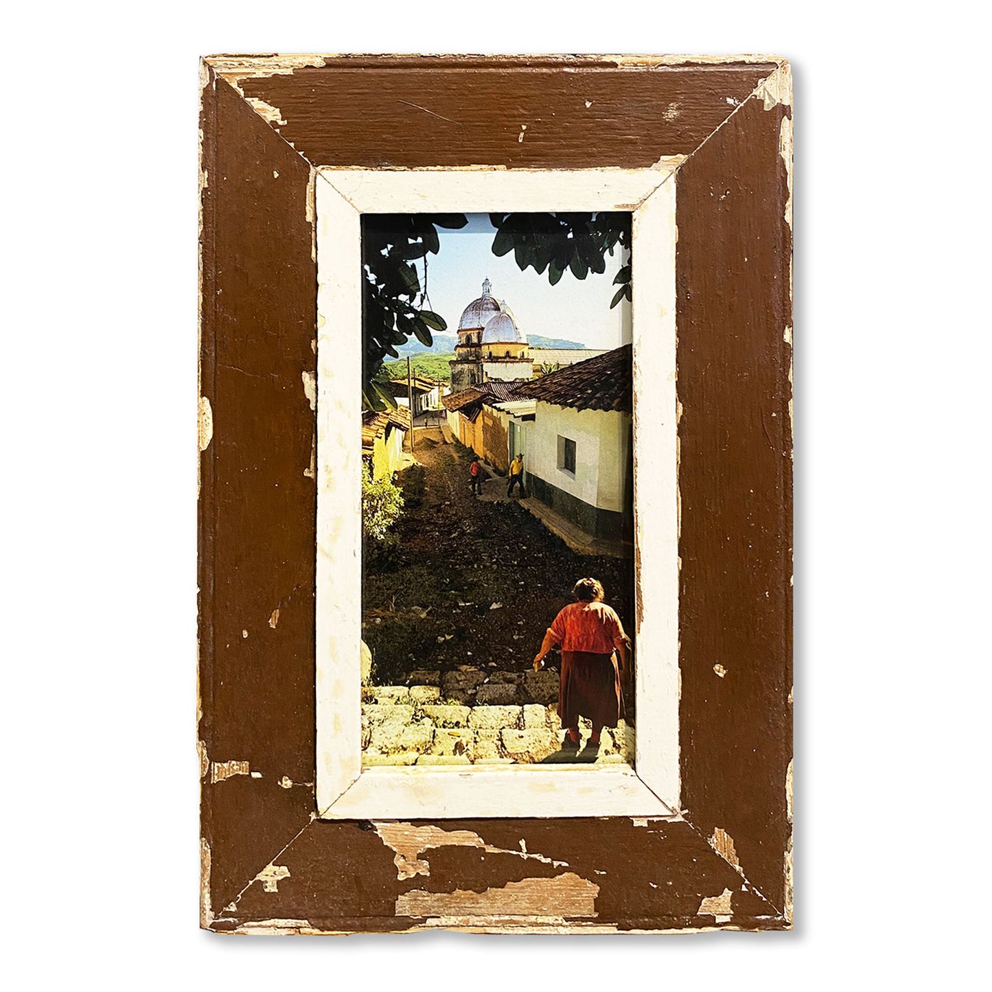 Cornice marrone con immagine verticale taglio fotografico. Idea regalo casa di campagna