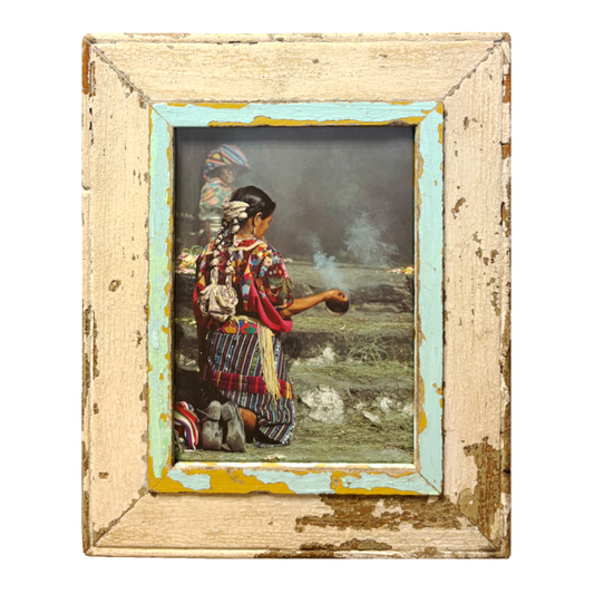 Cornice Boho Eclettico con fotografia di rito auspicale – 34 × 43 cm