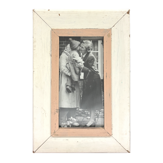 Cornice bianca e rosa in legno recuperato Cape Best