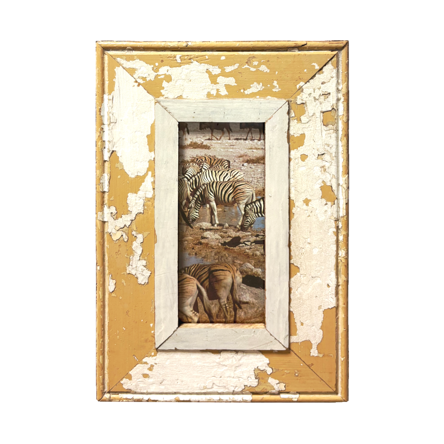 Cornice giallo ocra con bianco scrostato 23x34 cm