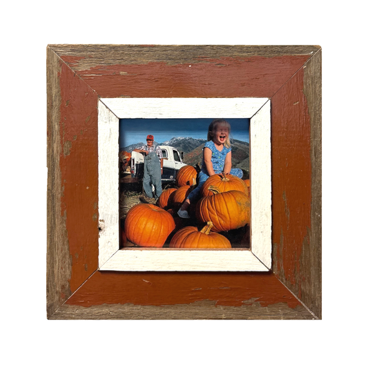 Halloween-Rahmen 15x15 cm – Kleines Mädchen und Kürbisse