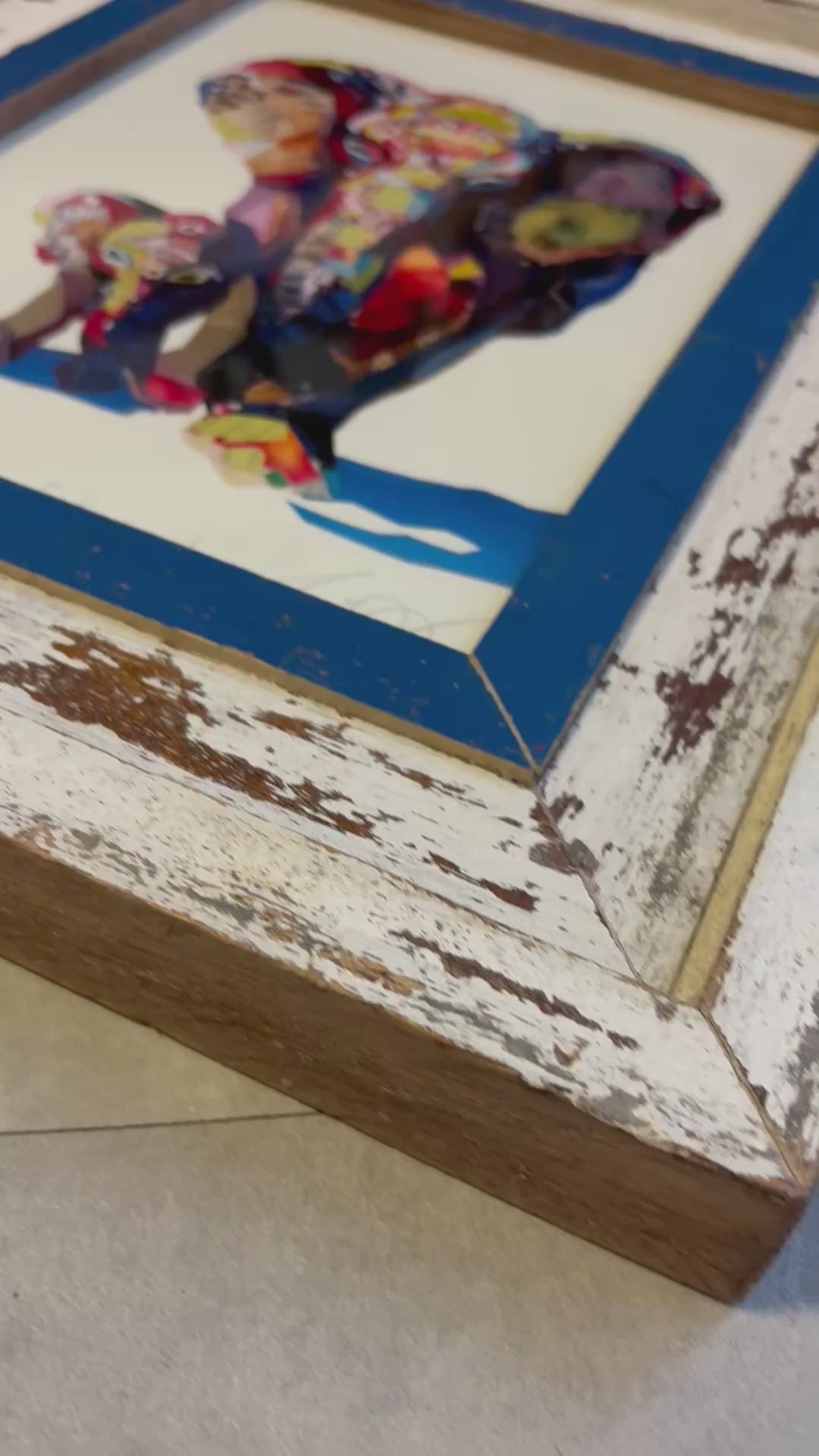 Illustrazione_Zoe_Mafham_Elefante_&_Baby_Cornice_A4_Bianca_Blu