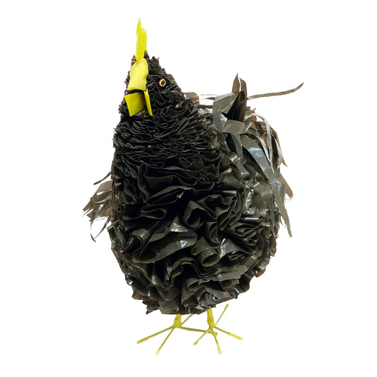 Gallo nero con particolari gialli in plastica