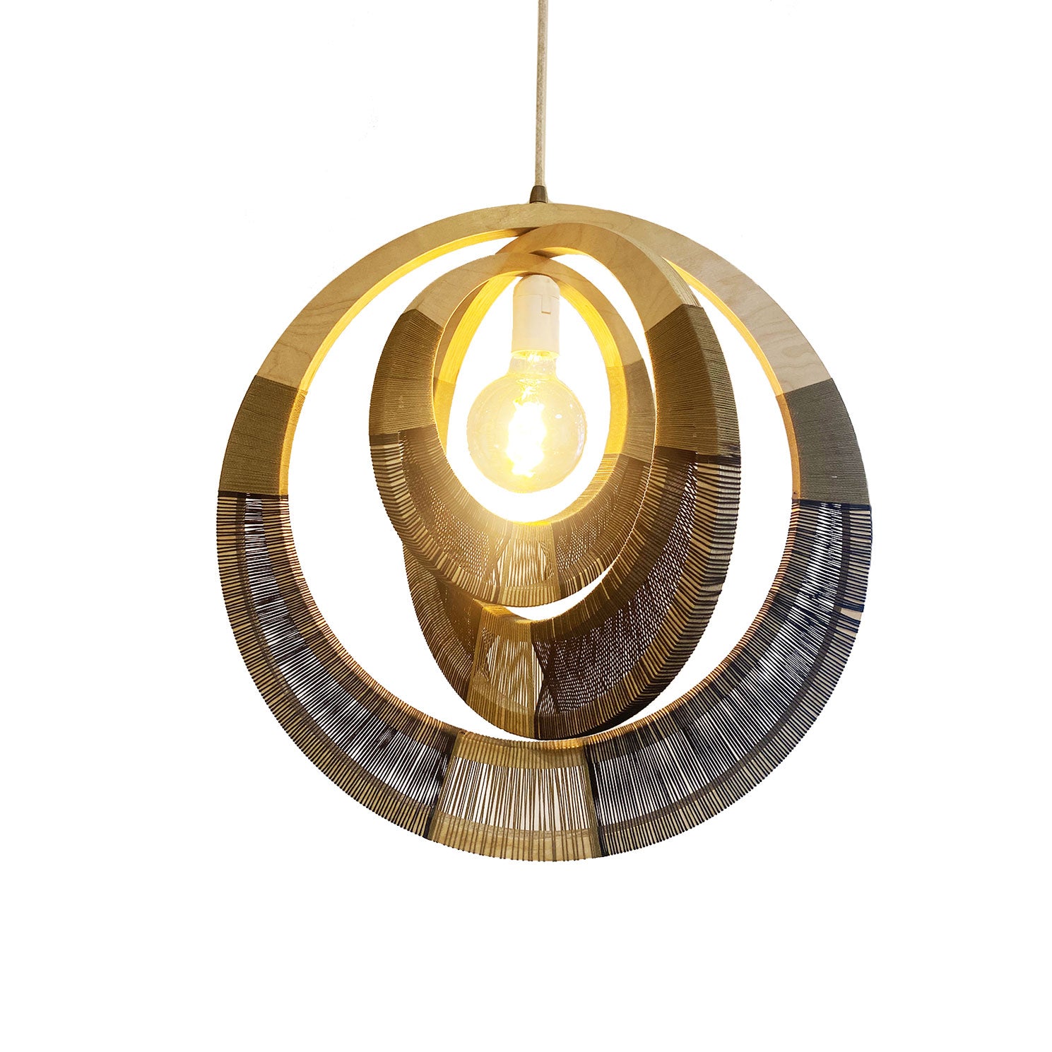 Lampadario sudafricano realizzato a mano in legno chiaro