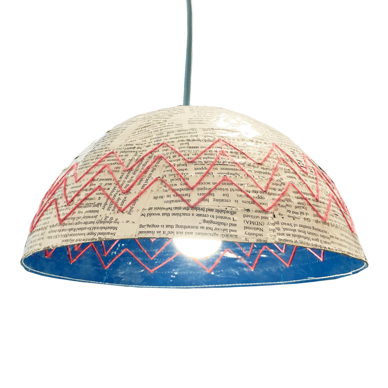 Lampada in carta recuperata e filo di cotone. Realizzata a mano Blu