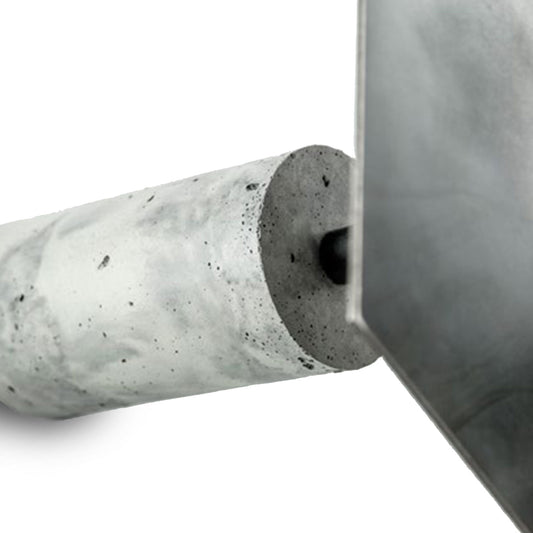 Tavolino realizzato a mano in cemento e metallo nero sudafrica